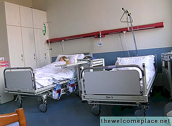Que tipo de colchão está em uma cama de hospital?