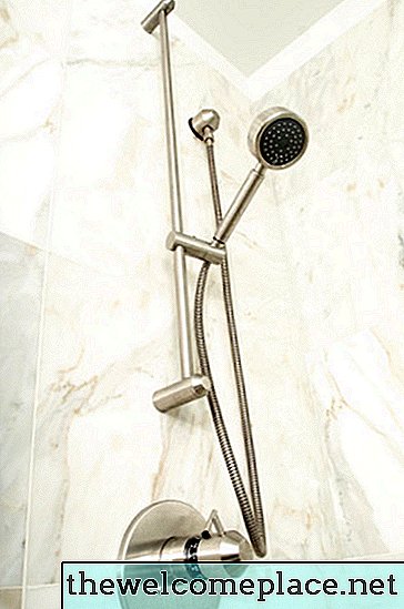 ما هي أنواع جدران الاستحمام المتاحة؟