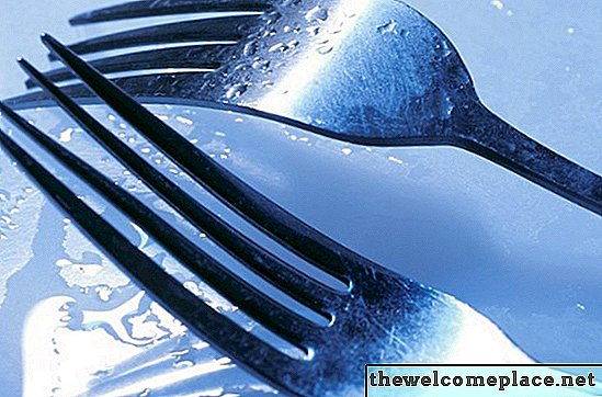 डिशवॉशर में स्टेनलेस स्टील बारी नीला क्या बनाता है?