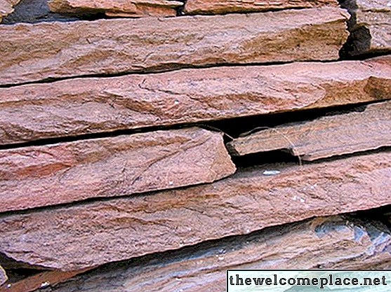 Welcher Mörtel eignet sich am besten für Steinplatten im Freien?