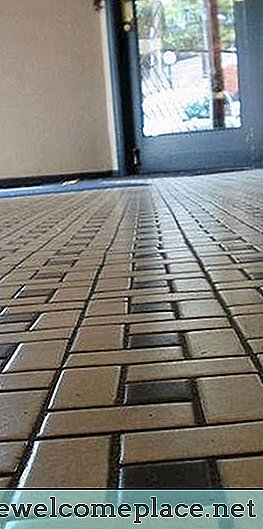 O que deve ser usado para selar um piso de cerâmica?