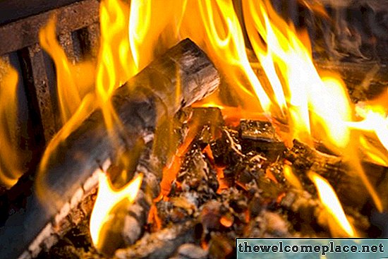 Koju vrstu prijenosa topline koristi vatra koja gori od drva?