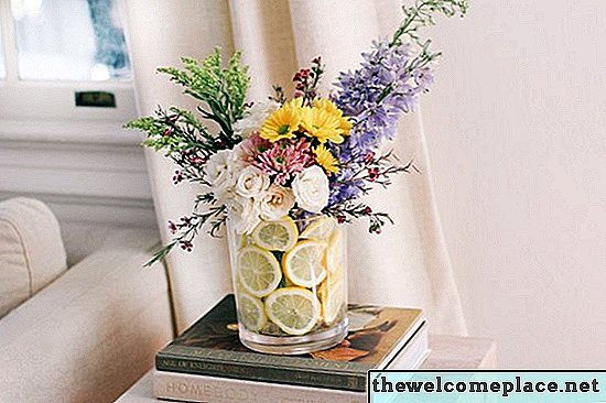Miért teszik az emberek a citromot vázába virággal? Két ok, amit szeretni fog tudni