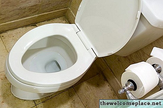 Waarom maakt het water een rode ring in onze toiletpot?