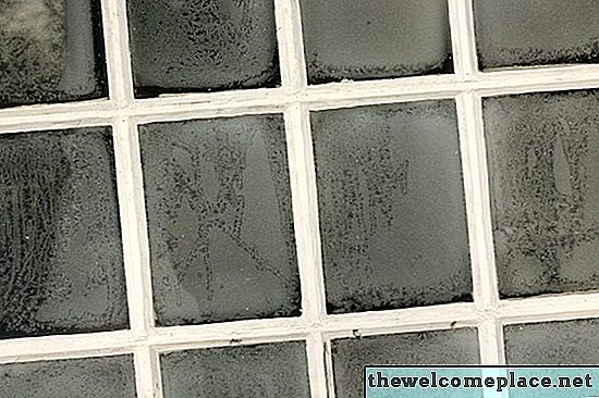 Stoppt Kunststoff über Fenstern die Kondensation?