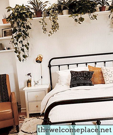 Вероватно ћете желети да купите више биљака након прегледа ове спаваће собе Бохо