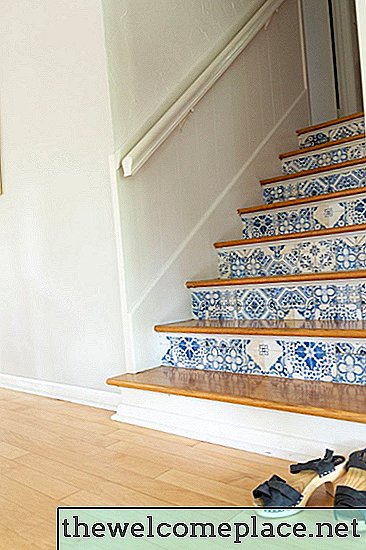 Bạn thực sự cần phải làm điều này DIY Trick trang trí cho cầu thang của bạn